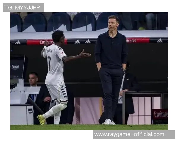 德甲激战：巴黎圣日耳曼大胜皇马乌龙球引发全场狂欢数据分析揭秘