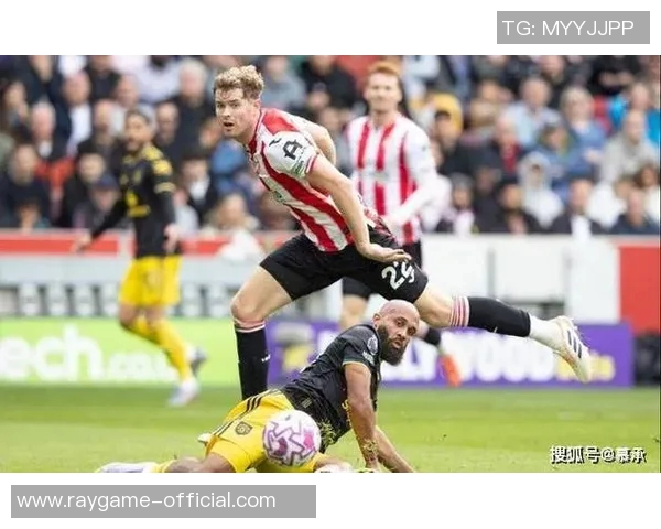 英超激战曼联险胜波尔图神扑引发争议判罚全场沸腾