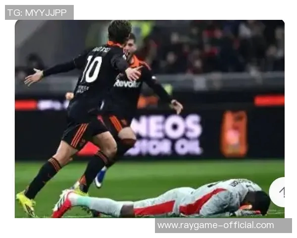 友谊赛精彩对决AC米兰与拜仁战成平局引发全场热议 友谊赛精彩对决AC米兰与拜仁战成平局引发全场热议