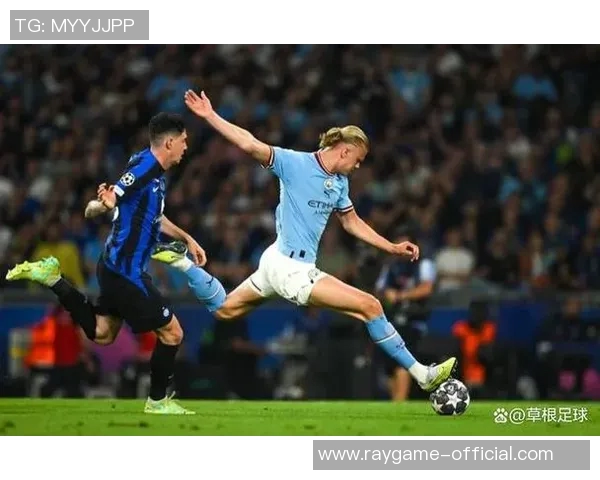 足总杯决赛：国米凭借神扑逆袭曼城夺冠全场沸腾