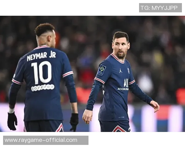 欧冠激战：AC米兰3-0巴黎圣日耳曼点球大战点燃全场激情