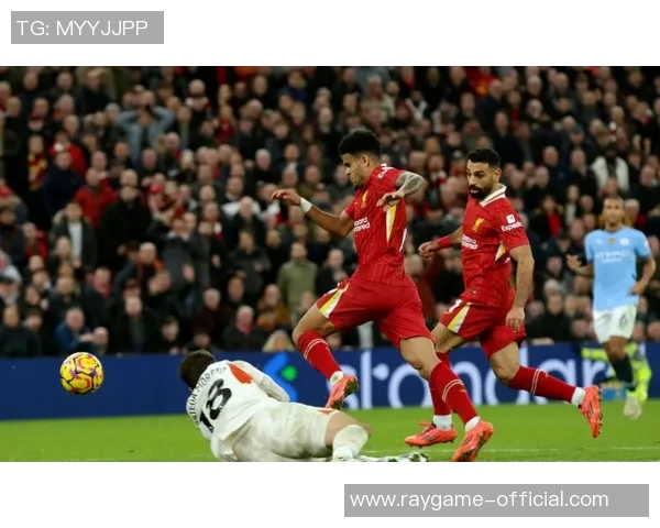 本菲卡逆袭巴黎圣日耳曼5-1神扑引发争议判罚全场沸腾