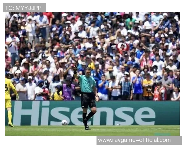 波尔图逆转马竞绝杀瞬间引发争议判罚全场沸腾 波尔图逆转马竞绝杀瞬间引发争议判罚全场沸腾