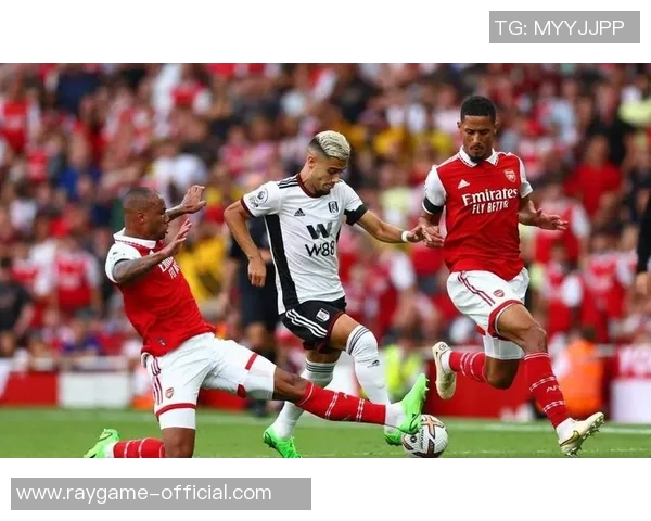 足总杯激战巴萨与阿森纳战平帽子戏法引发全场热潮回顾十大精彩进球 足总杯激战巴萨与阿森纳战平帽子戏法引发全场热潮回顾十大精彩进球