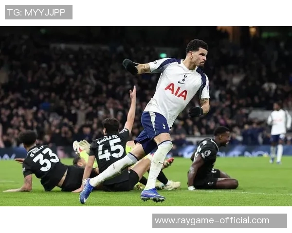 中超热刺遭那不勒斯3球横扫帽子戏法引发争议判罚热议